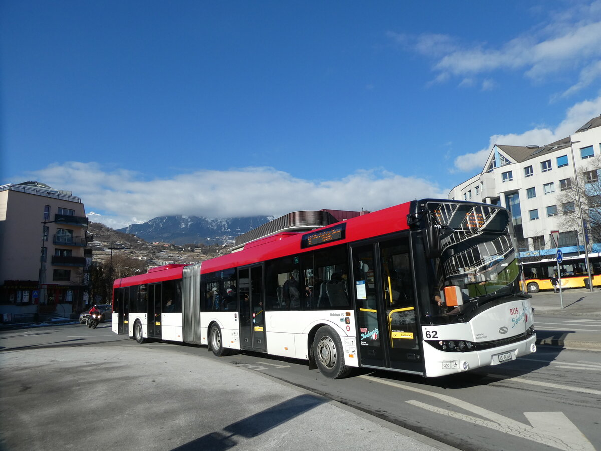 (232'207) - PostAuto Wallis - Nr. 62/VS 84'344 - Solaris am 21. Januar 2022 beim Bahnhof Sion