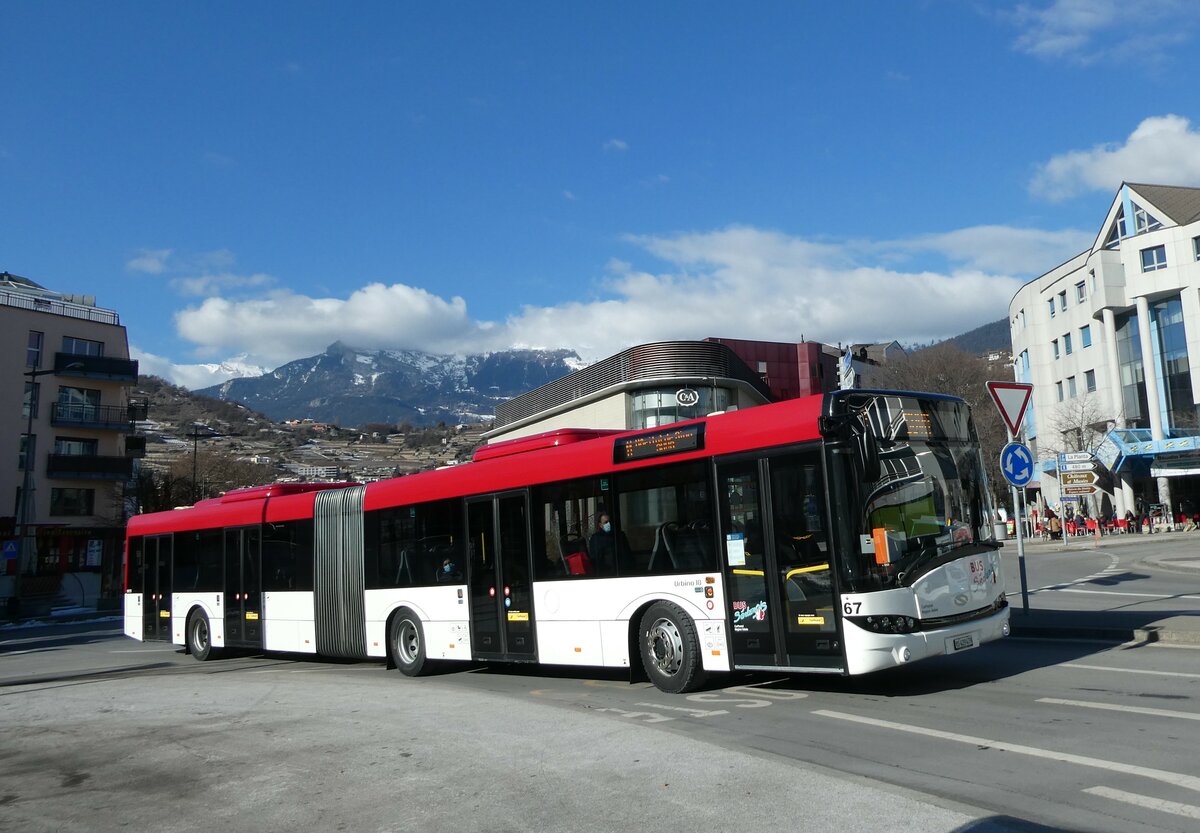 (232'229) - PostAuto Wallis - Nr. 67/VS 429'479 - Solaris am 21. Januar 2022 beim Bahnhof Sion