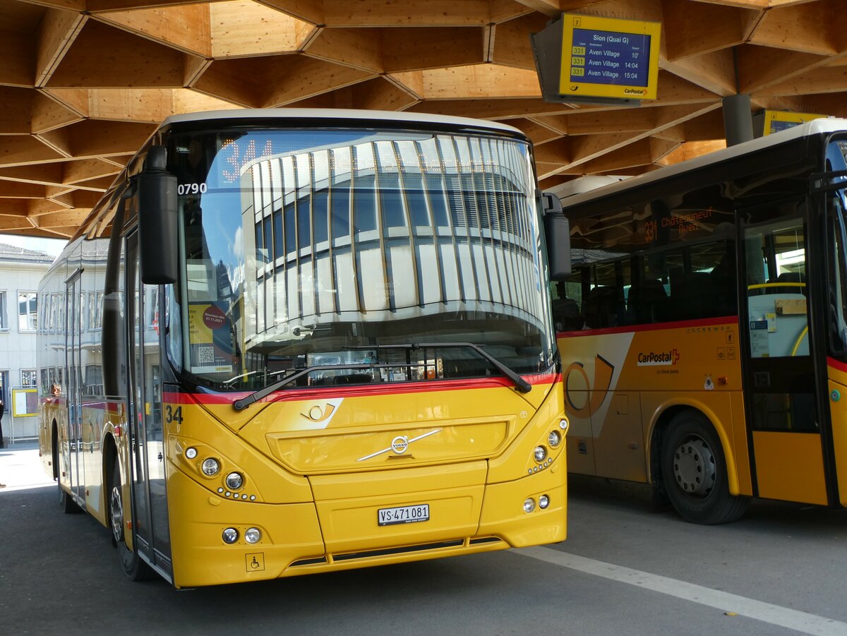 (232'233) - PostAuto Wallis - Nr. 34/VS 471'081 - Volvo (ex TRD, Savise) am 21. Januar 2022 beim Bahnhof Sion