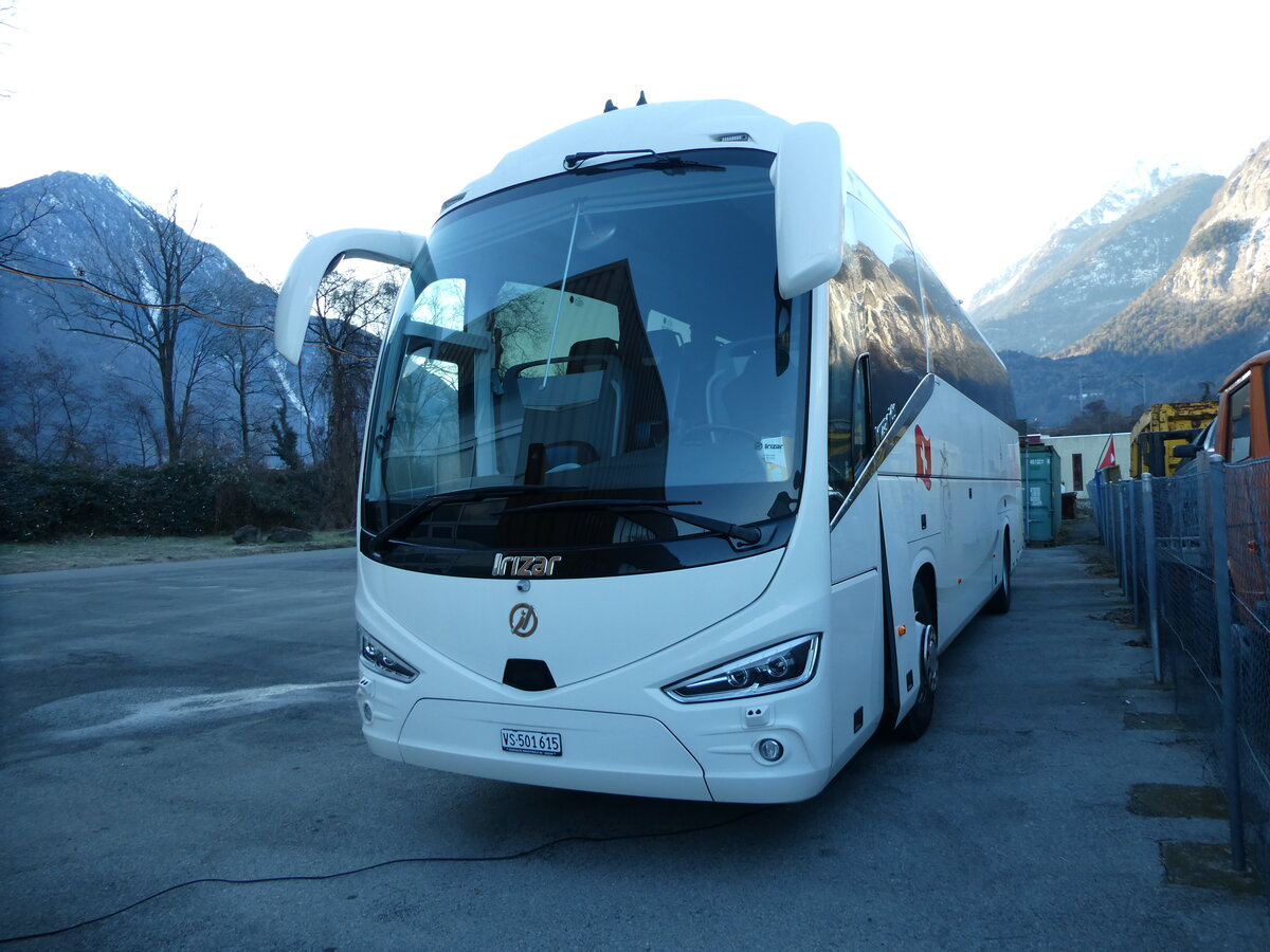 (232'304) - Lmania, Montreux - VS 501'615 - Irizar (Vorfhrfahrzeug Visa) am 23. Januar 2022 in St-Maurice, Garage