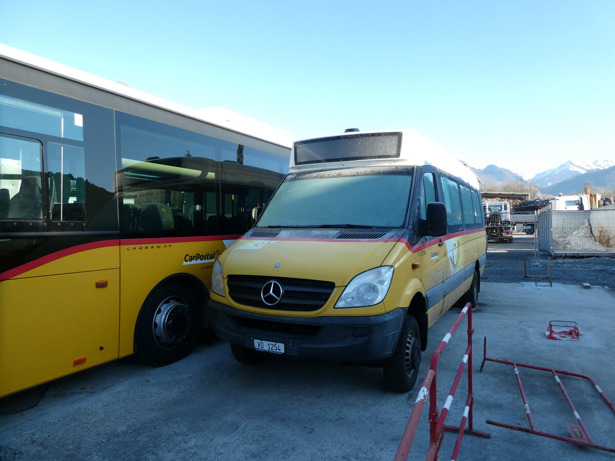 (232'319) - TPC Aigle - Nr. CP04/VD 1254 - Mercedes am 23. Januar 2022 in Collombey, Garage