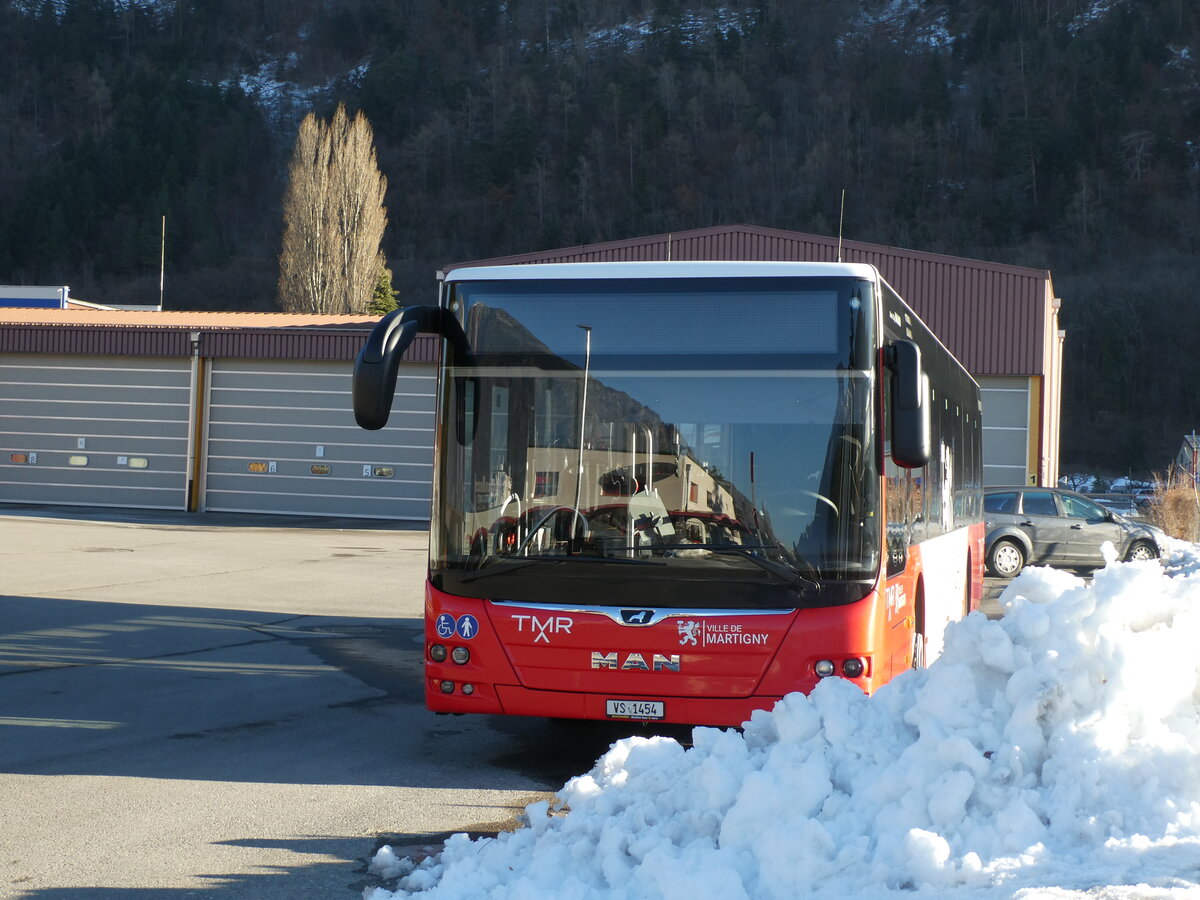 (232'379) - TMR Martigny - Nr. 154/VS 1454 - MAN am 23. Januar 2022 in Martigny, Garage