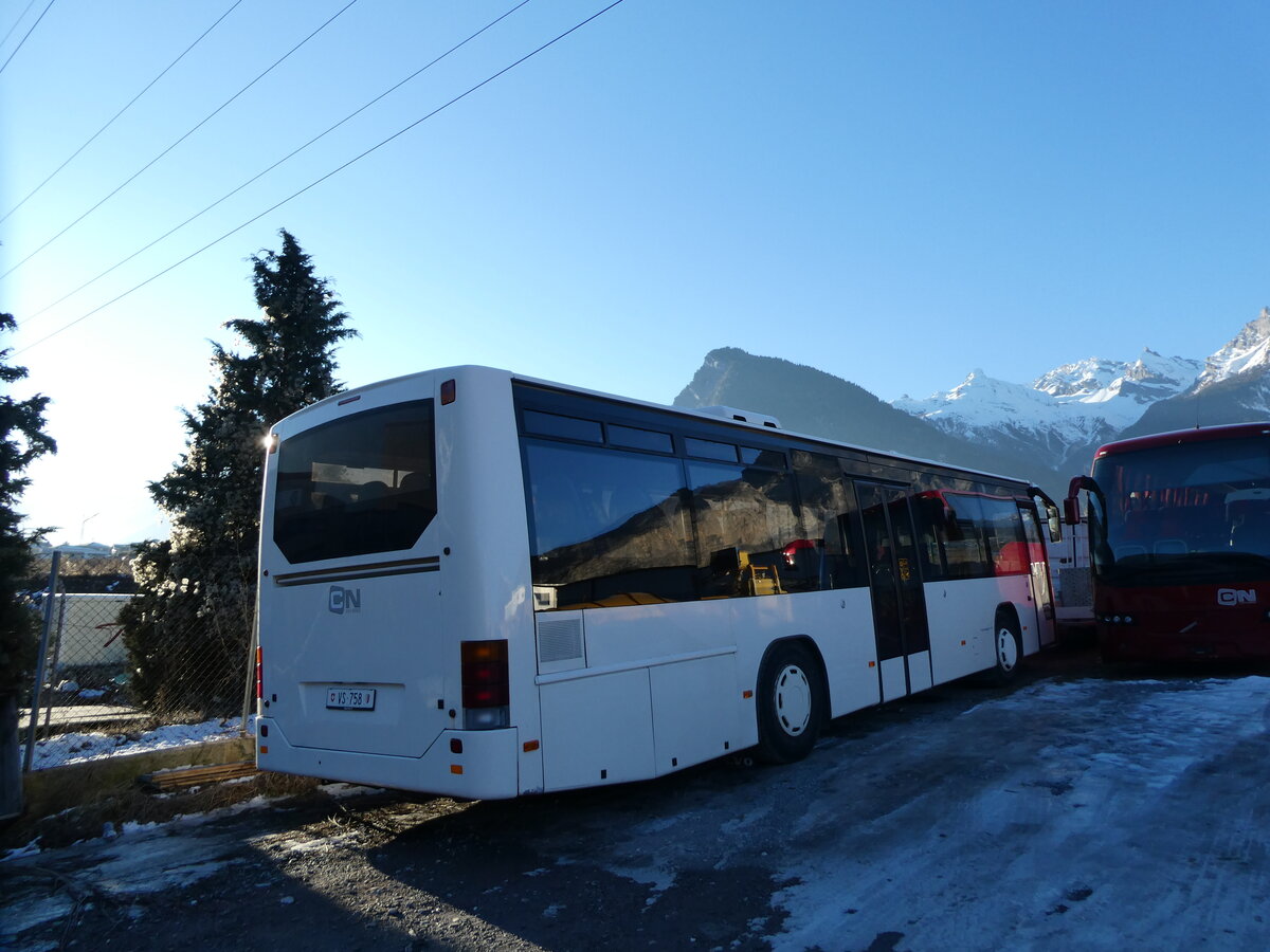 (232'393) - CN Voyages, Conthey - Nr. 1/VS 758 - Volvo (ex transN, La Chaux-de-Fonds Nr. 251; ex VR La Chaux-de-Fonds Nr. 251) am 23. Januar 2022 in St-Pierre-de-Clages, Garage