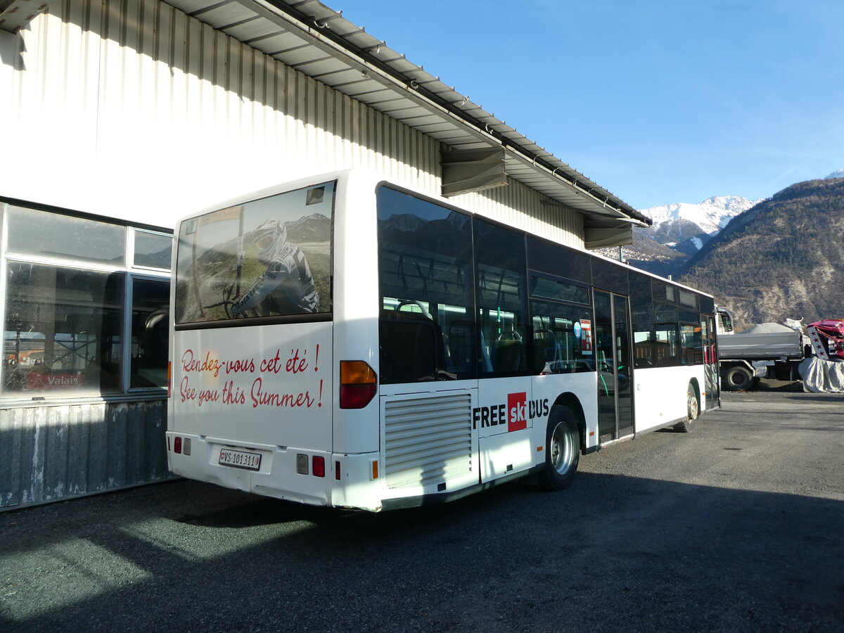 (232'802) - Buchard, Leytron - Nr. 68/VS 101'311 - Mercedes (ex MBC Morges Nr. 66) am 12. Februar 2022 in Leytron, Garage