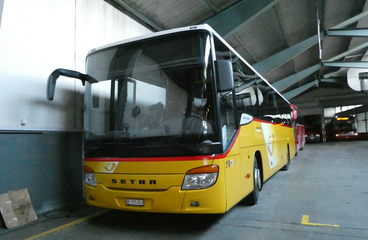 (233'107) - PostAuto Bern - Nr. 73/BE 171'453 - Setra (ex AVG Meiringen Nr. 73) am 23. Februar 2022 in Adelboden, Busstation (Einsatz AFA)