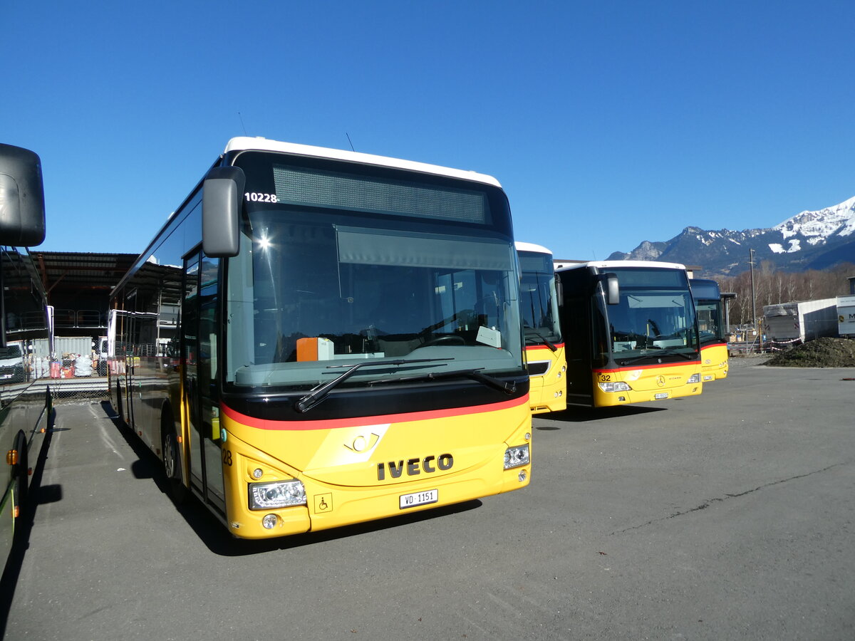 (233'160) - MOB Montreux - Nr. 28/VD 1151 - Iveco am 26. Februar 2022 in Collombey, Garage TPC