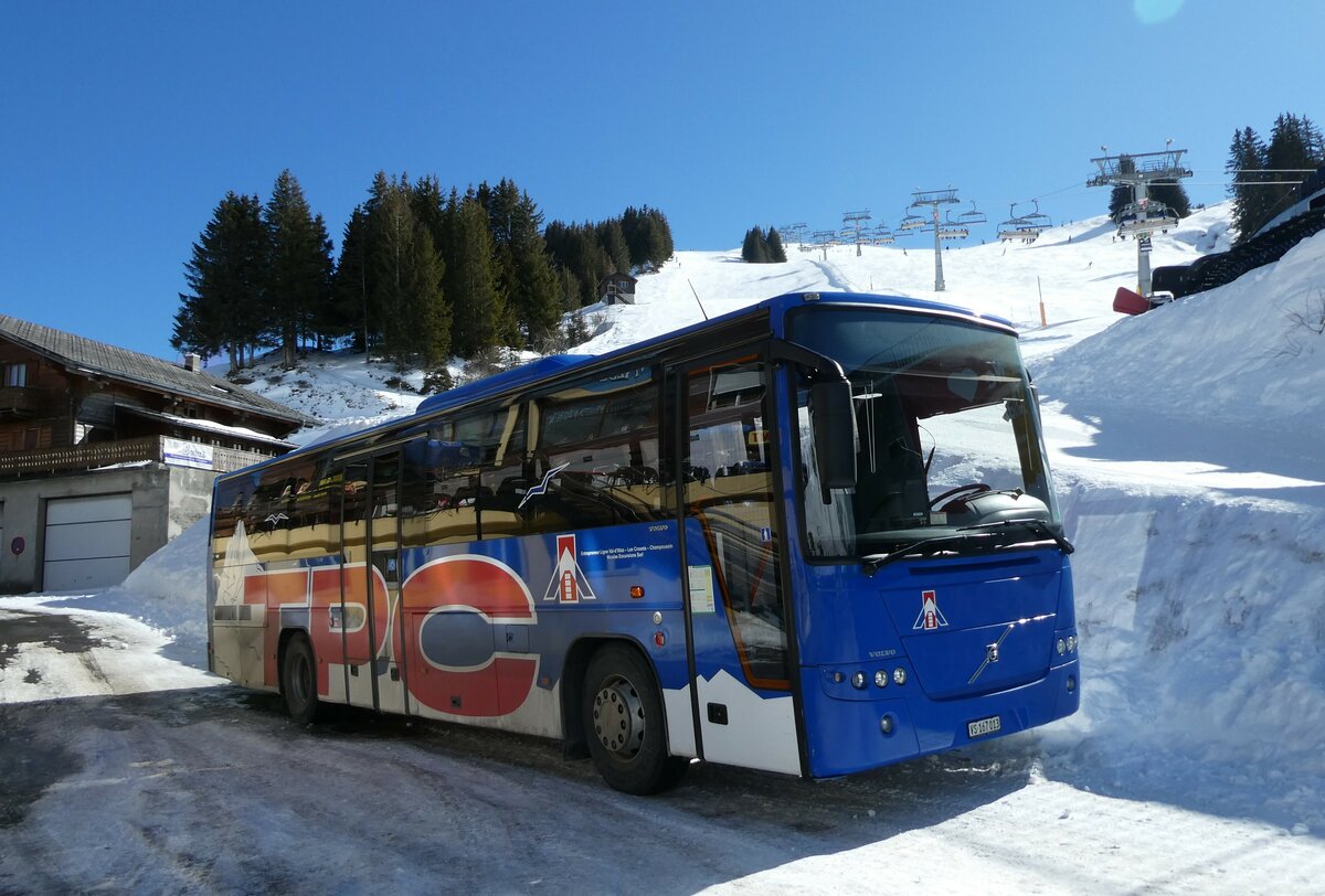 (233'202) - Nicolas, Val-d'Illiez - VS 167'013 - Volvo am 26. Februar 2022 in Les Crosets, Tlcabine