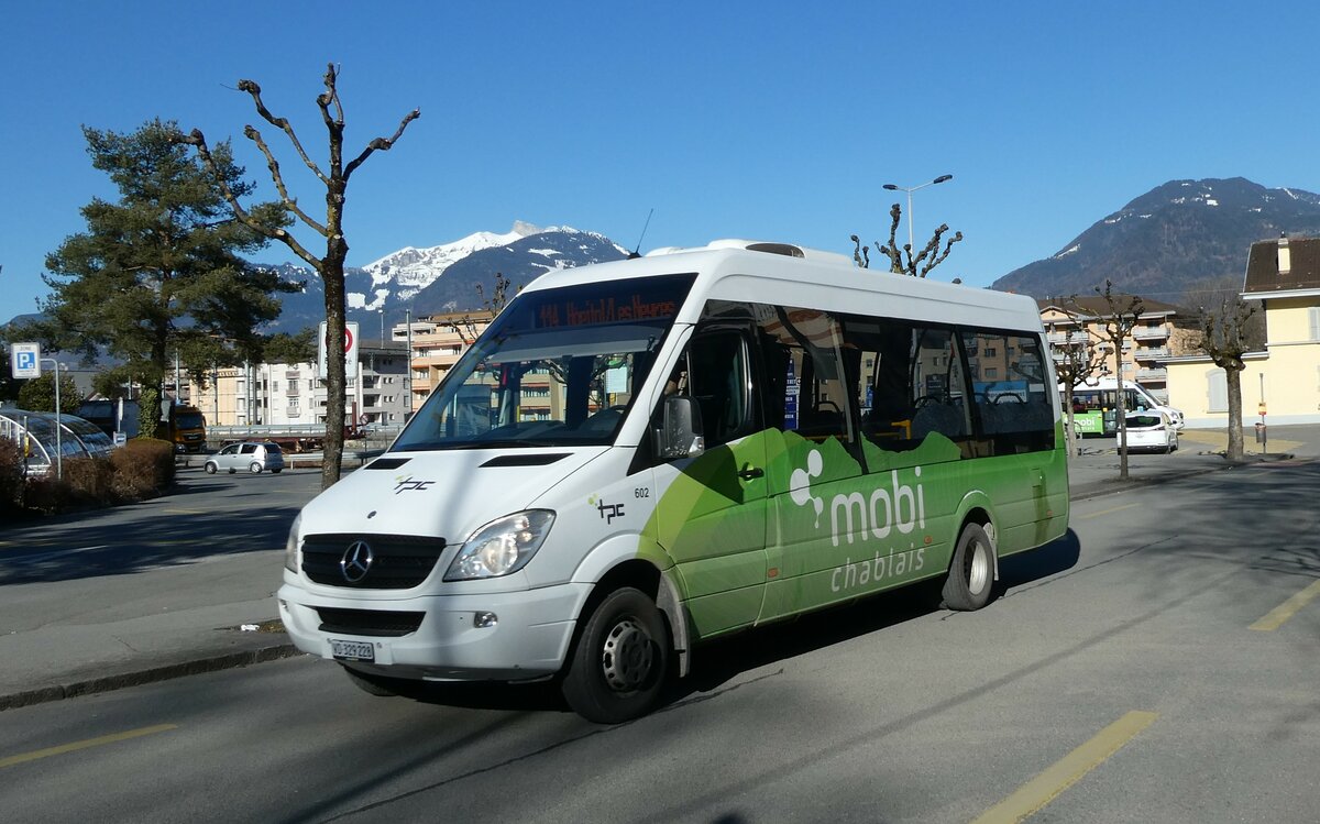 (233'221) - TPC Aigle - Nr. 602/VD 329'228 - Mercedes am 26. Februar 2022 beim Bahnhof Monthey CFF