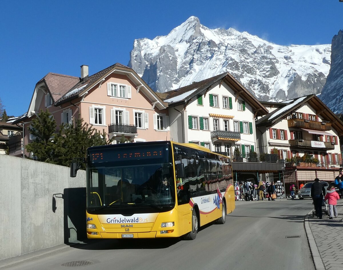 (233'277) - Grindelwaldbus, Grindelwald - Nr. 11/BE 261'865 - MAN/Gppel am 27. Februar 2022 in Grindelwald, Sportzentrum