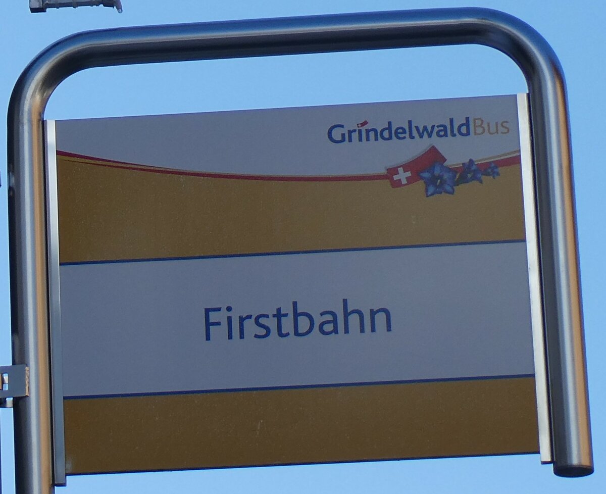 (233'285) - GrindelwaldBus-Haltestellenschild - Grindelwald, Firstbahn - am 27. Februar 2022