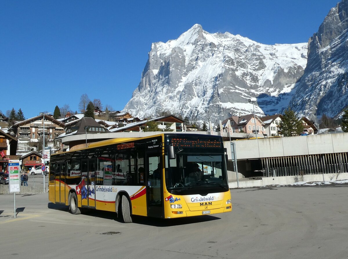 (233'290) - Grindelwaldbus, Grindelwald - Nr. 19/BE 363'305 - MAN/Gppel am 27. Februar 2022 beim Bahnhof Grindelwald