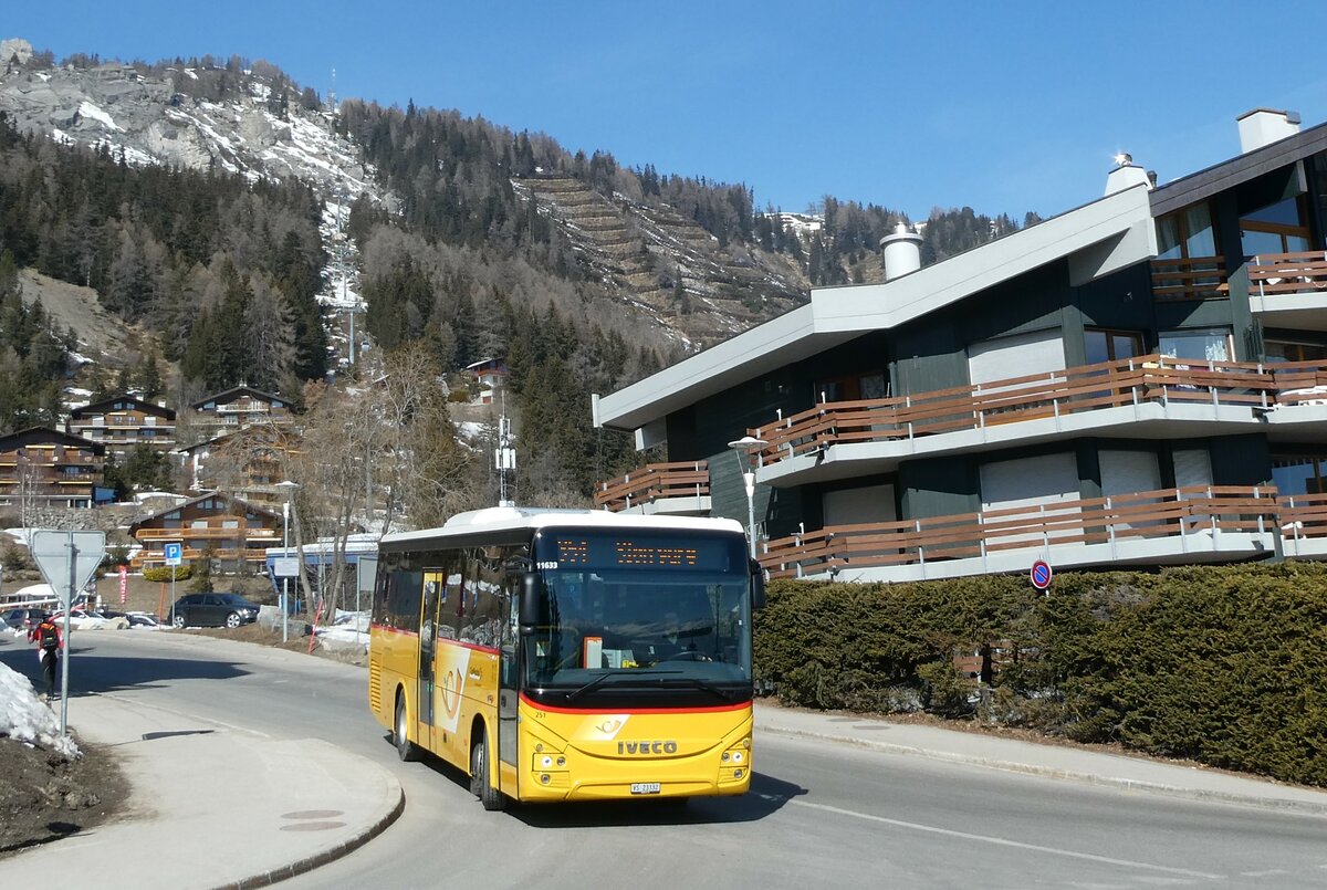 (233'427) - Buchard, Leytron - Nr. 251/VS 23'332 - Iveco am 7. Mrz 2022 in Anzre, Tlcabine