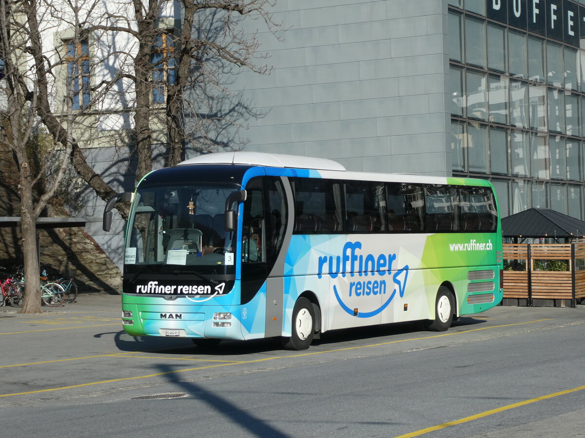 (233'479) - Ruffiner, Turtmann - VS 464'913 - MAN am 7. Mrz 2022 beim Bahnhof Brig