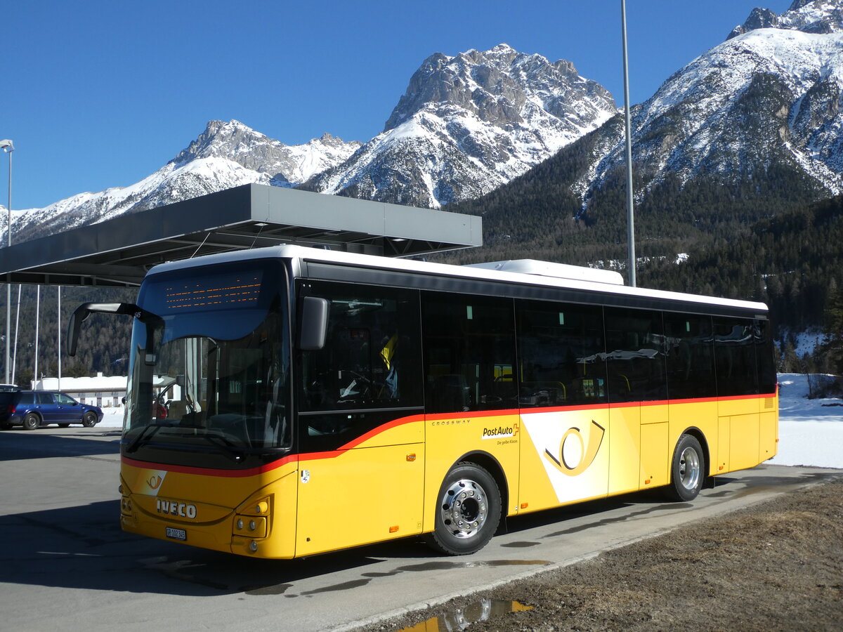 (233'699) - PostAuto Graubnden - GR 102'345 - Iveco am 10. Mrz 2022 in Scuol, Garage