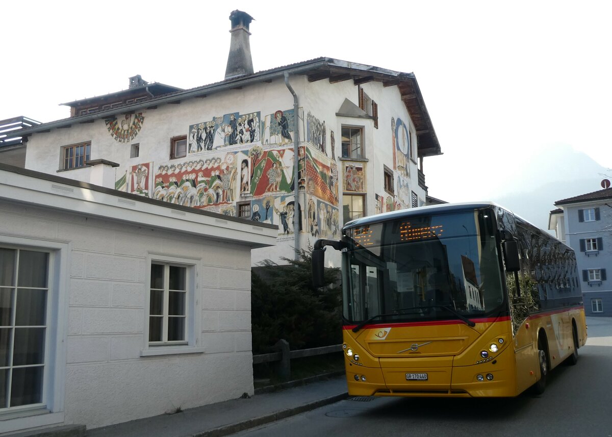 (233'736) - PostAuto Graubnden - GR 170'440 - Volvo am 11. Mrz 2022 in Frstenaubruck