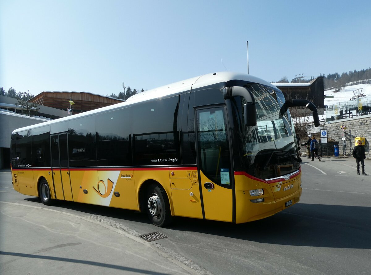 (233'767) - PostAuto Graubnden - GR 173'204 - MAN am 11. Mrz 2022 in Flims, Bergbahnen