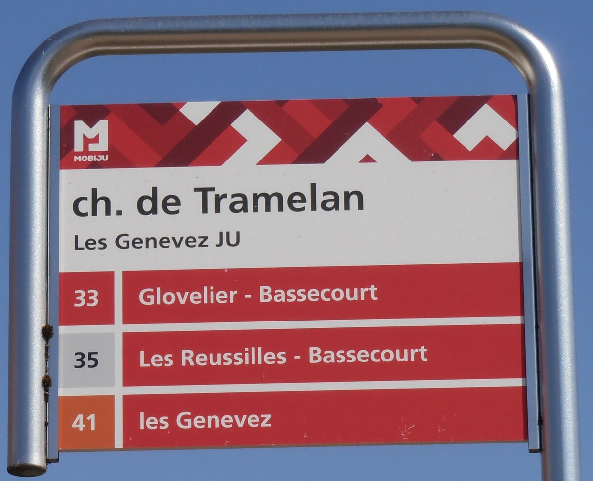 (234'071) - MOBIJU-Haltestellenschild - Les Genevez JU, ch. de Tramelan - am 26. Mrz 2022