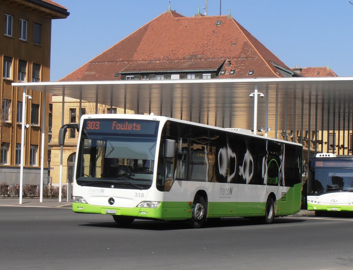 (234'080) - transN, La Chaux-de-Fonds - Nr. 318/NE 27'218 - Mercedes (ex TRN La Chaux-de-Fonds Nr. 318) am 26. Mrz 2022 beim Bahnhof La Chaux-de-Fonds