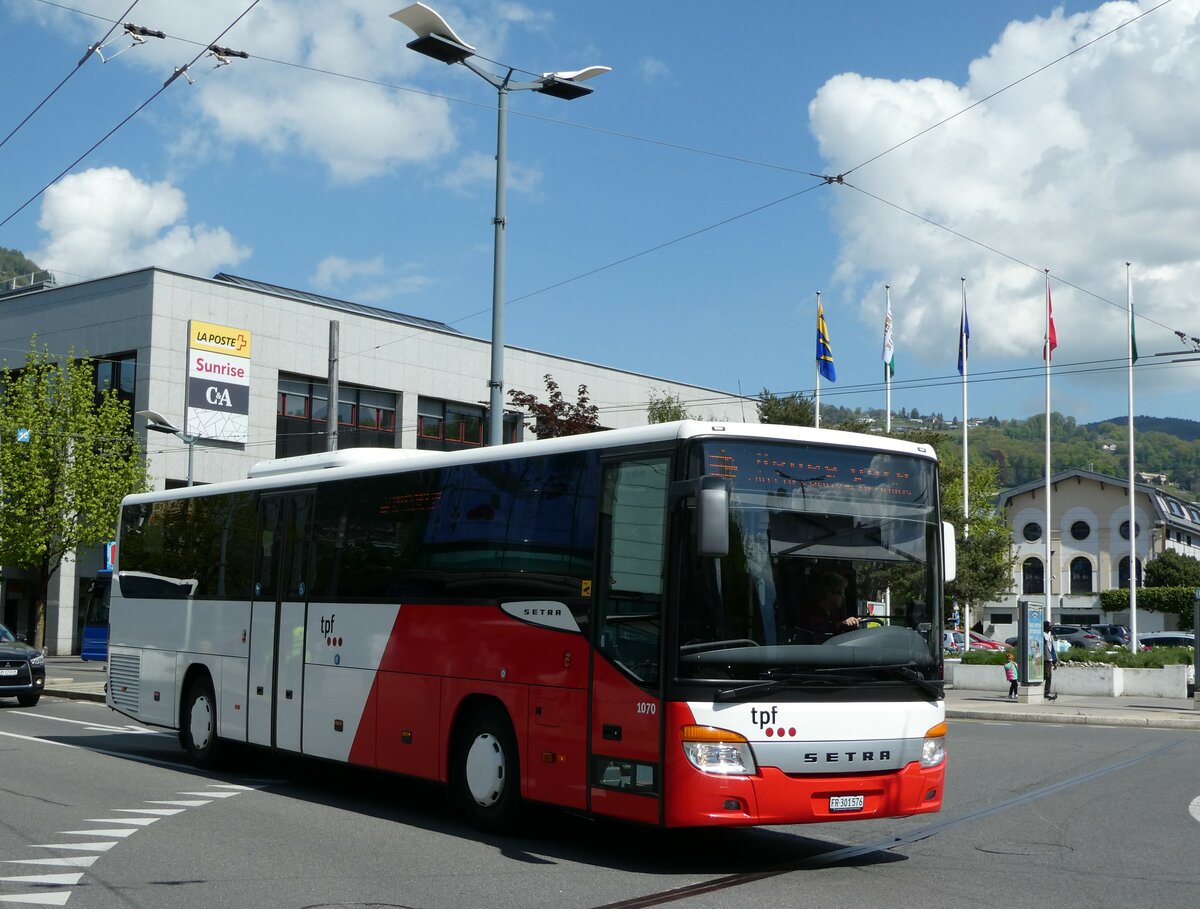 (234'919) - TPF Fribourg - Nr. 1070/FR 301'576 - Setra (ex CJ Tramelan Nr. 124) am 30. April 2022 beim Bahnhof Vevey