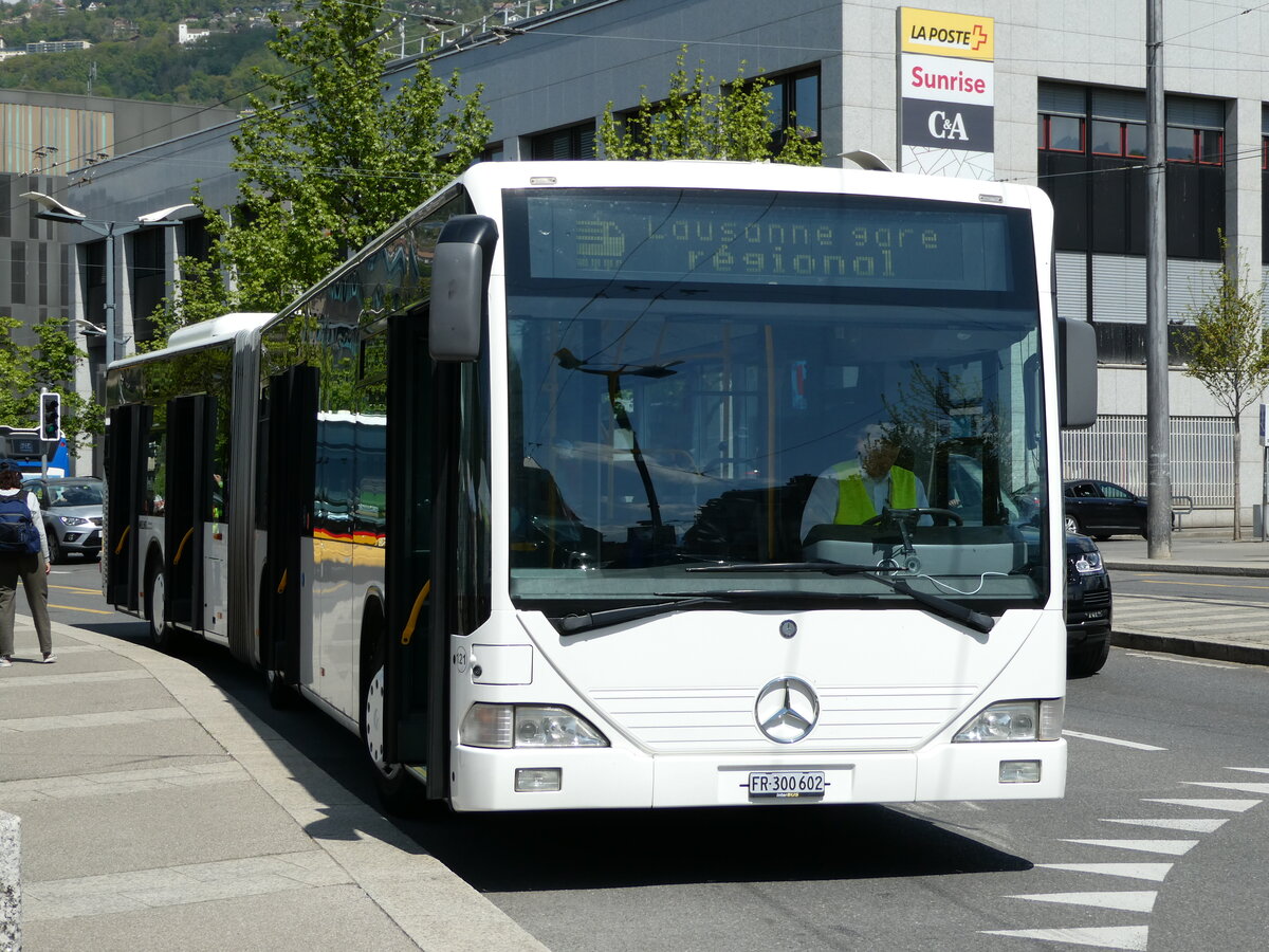 (234'921) - Wieland, Murten - Nr. 121/FR 300'602 - Mercedes (ex Interbus, Yverdon Nr. 211; ex BVB Basel Nr. 792; ex VZO Grningen Nr. 24) am 30. April 2022 beim Bahnhof Vevey