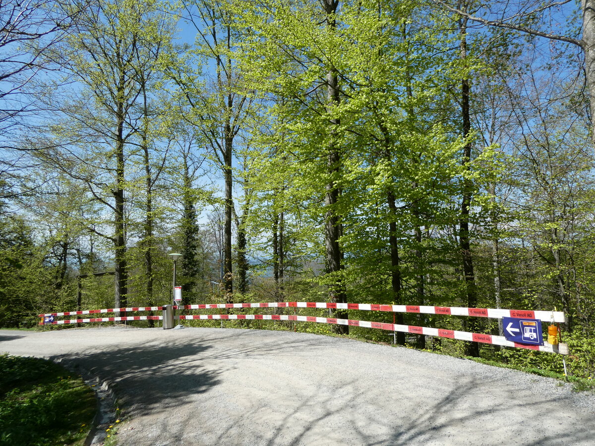 (235'011) - SZU-Haltestelle am 2. Mai 2022 beim Bahnhof Uetliberg