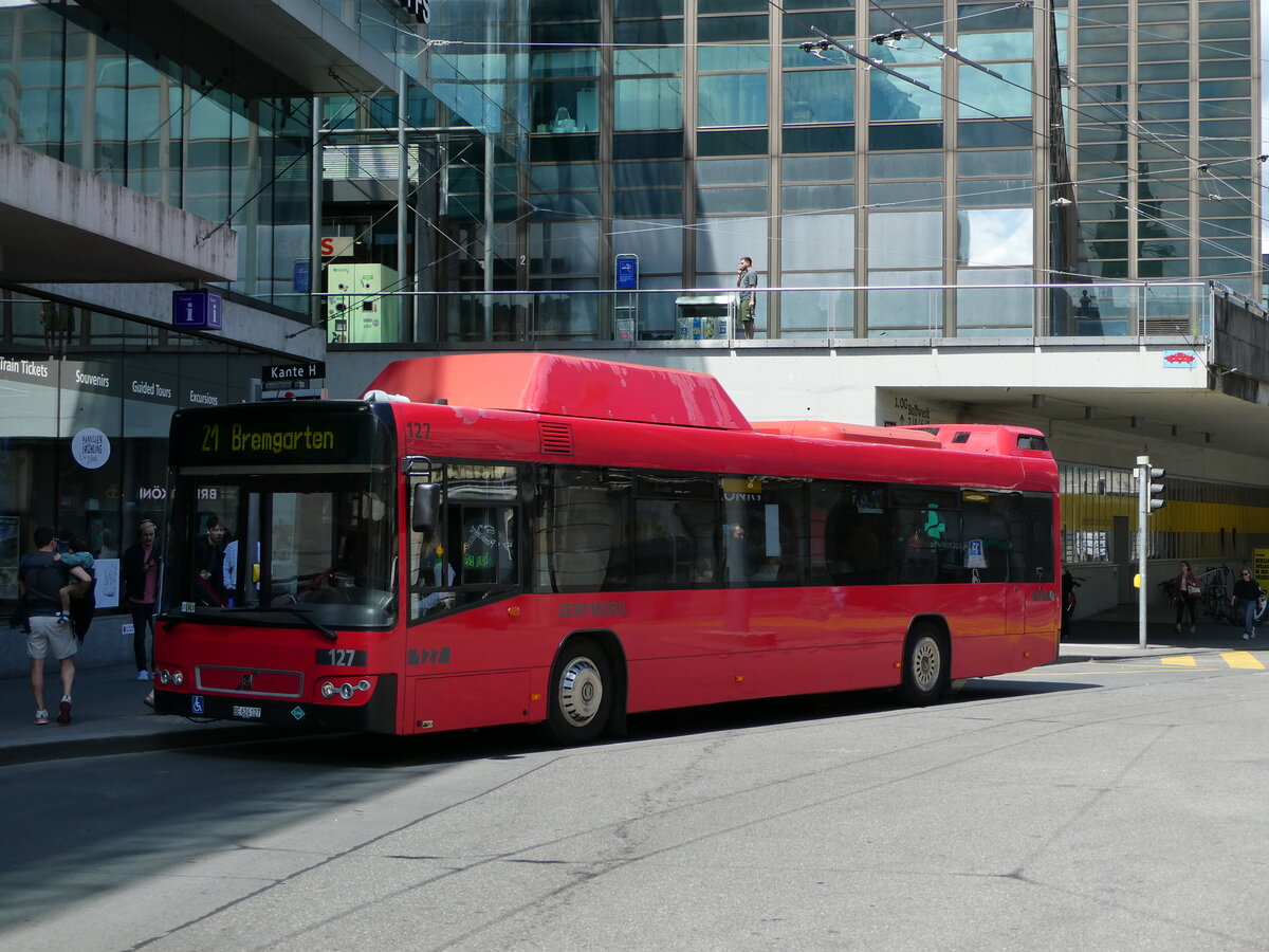 (236'512) - Bernmobil, Bern - Nr. 127/BE 624'127 - Volvo am 29. Mai 2022 beim Bahnhof Bern