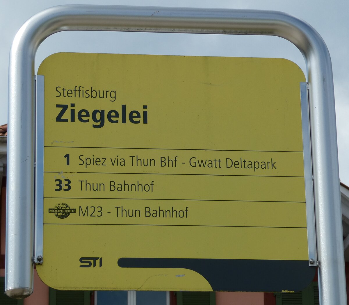 (236'536) - STI-Haltestellenschild - Steffisburg, Ziegelei - am 30. Mai 2022