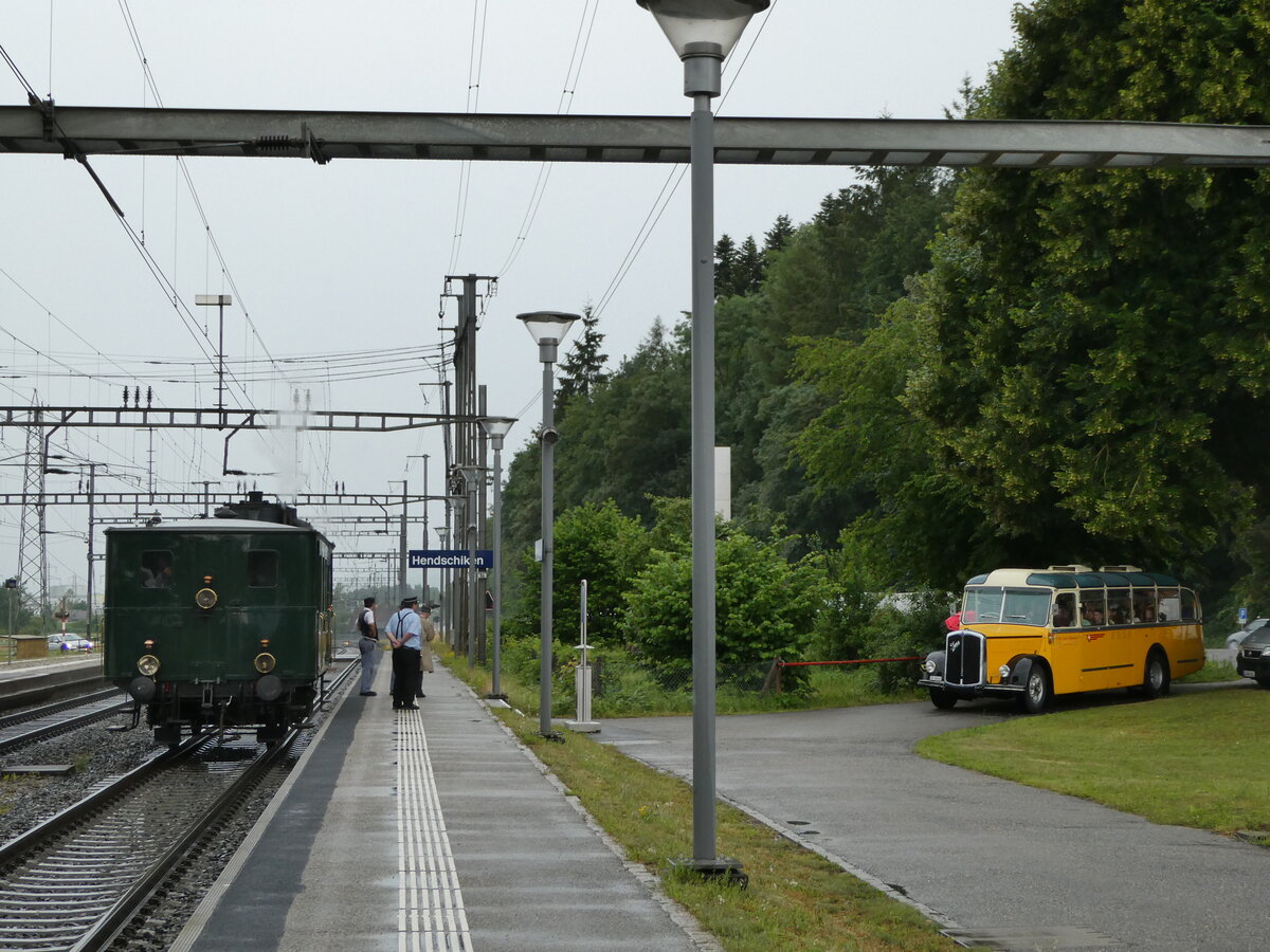 (236'808) - Mosimann, Aesch - ZH 26'245 - Saurer/Tscher (ex diverse Besitzer; ex Fravi, Andeer) am 5. Juni 2022 beim Bahnhof Hendschiken