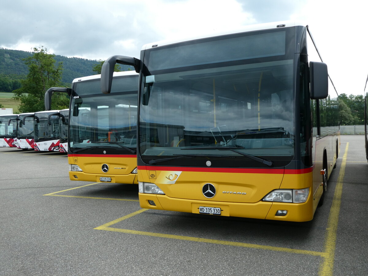 (236'872) - CarPostal Ouest - VD 335'330 - Mercedes am 6. Juni 2022 in Develier, Parkplatz