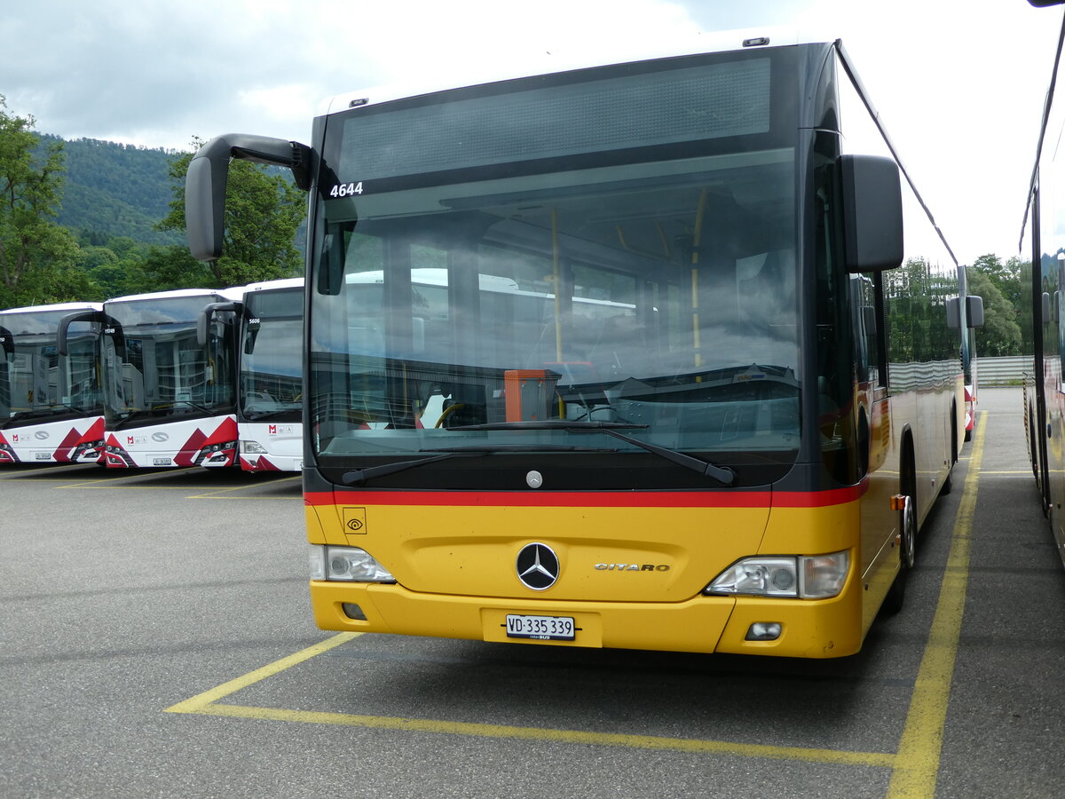 (236'874) - CarPostal Ouest - VD 335'339 - Mercedes am 6. Juni 2022 in Develier, Parkplatz