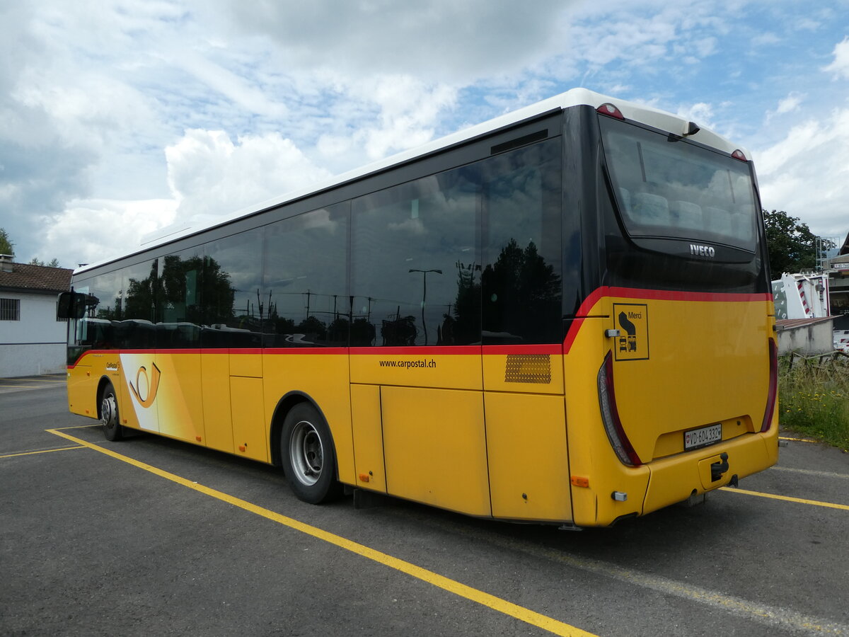 (236'958) - CarPostal Ouest - VD 604'332 - Iveco am 6. Juni 2022 in Yverdon, Garage