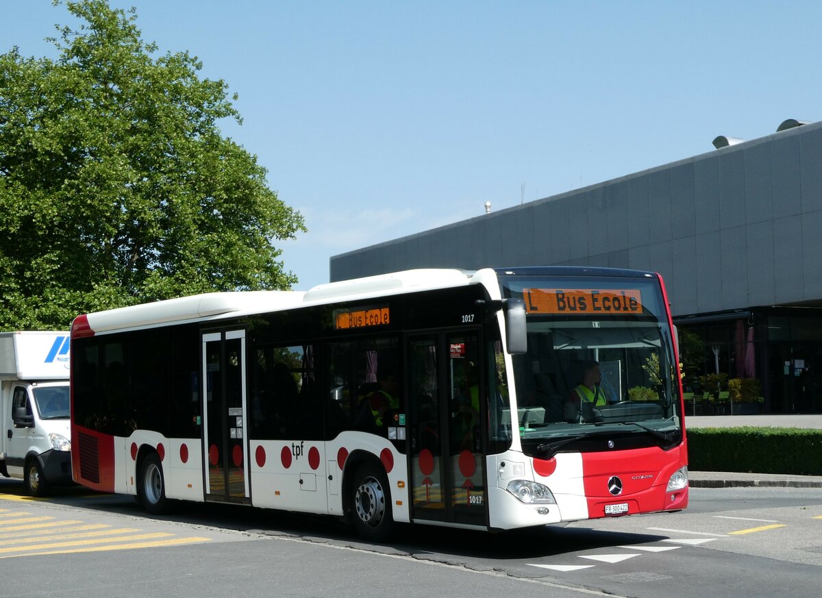 (237'344) - TPF Fribourg - Nr. 1017/FR 300'422 - Mercedes am 20. Juni 2022 in Thun, Grabengut