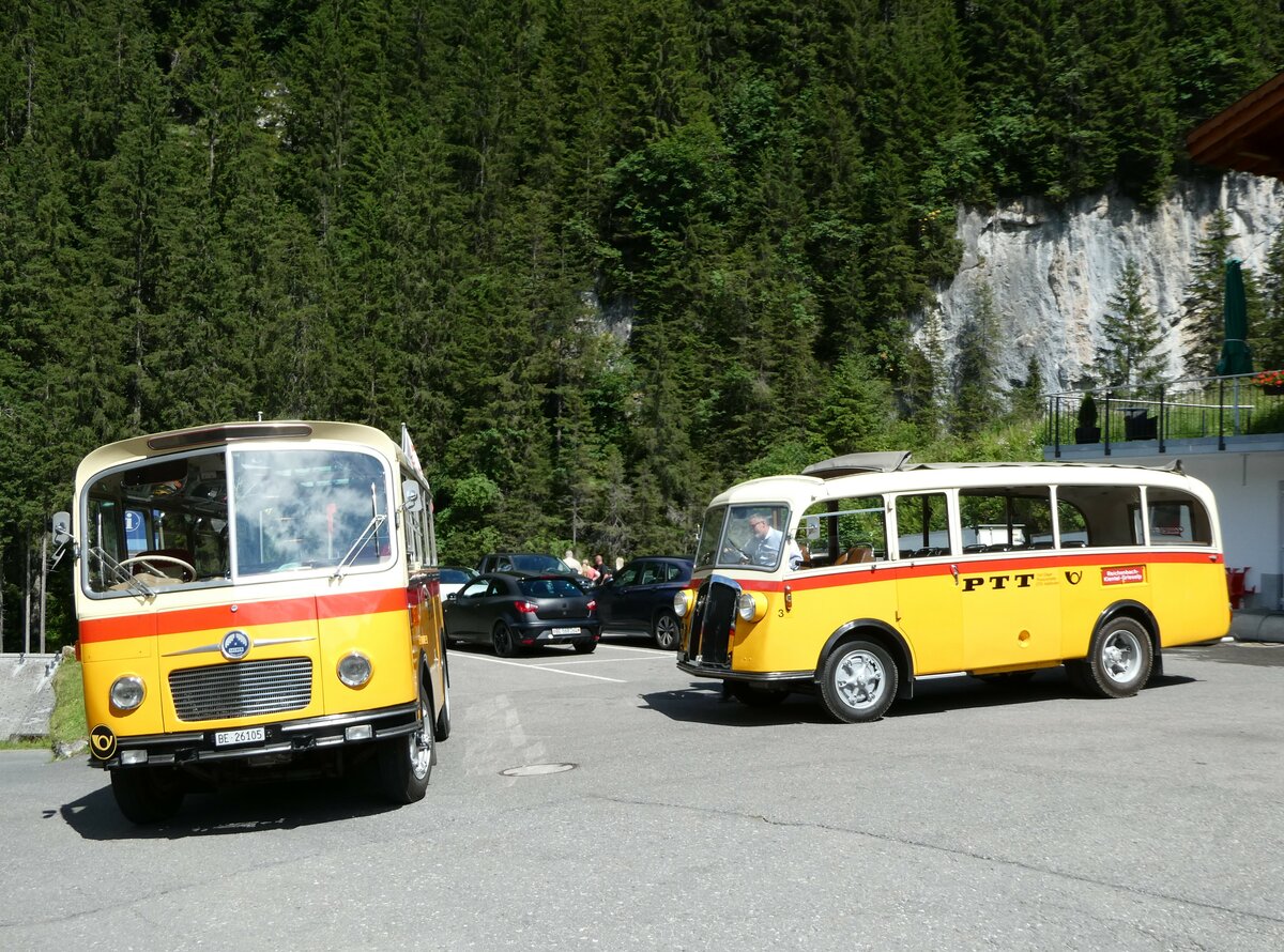 (237'649) - Schmid, Thrishaus - Nr. 9/BE 26'105 - Saurer/R&J (ex Geiger, Adelboden Nr. 9) + Nr. 3/BE 26'760 - Saurer/Gangloff (ex Geiger, Adelboden Nr. 3) am 26. Juni 2022 auf der Griesalp