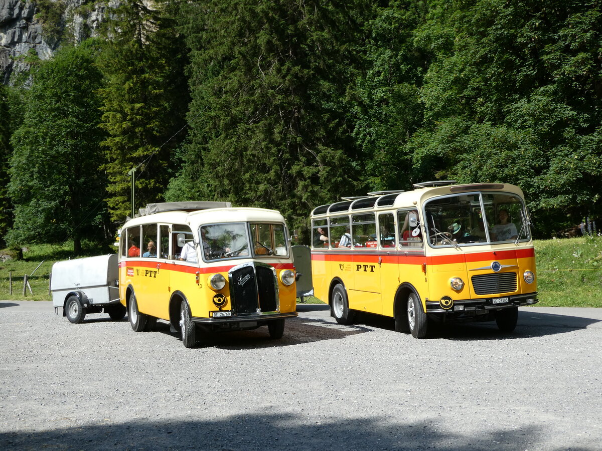 (237'708) - Schmid, Thrishaus - Nr. 3/BE 26'760 - Saurer/Gangloff (ex Geiger, Adelboden Nr. 3) + Nr. 9/BE 26'105 - Saurer/R&J (ex Geiger, Adelboden Nr. 9) am 26. Juni 2022 in Kiental, Tschingel