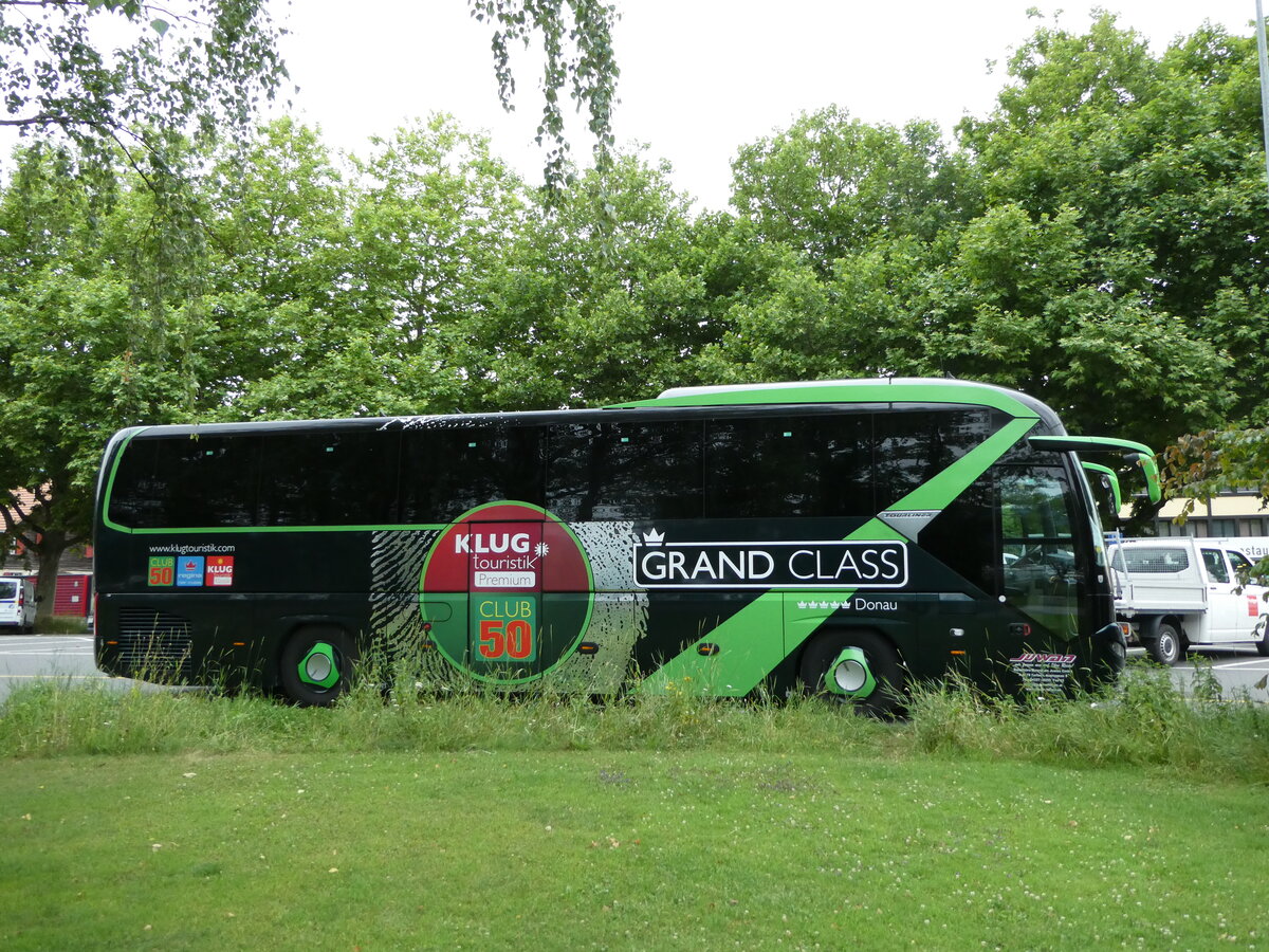 (237'722) - Aus Oesterreich: Juwan, Ferlach - KL KLUG 2 - Neoplan am 28. Juni 2022 in Thun, Lachen