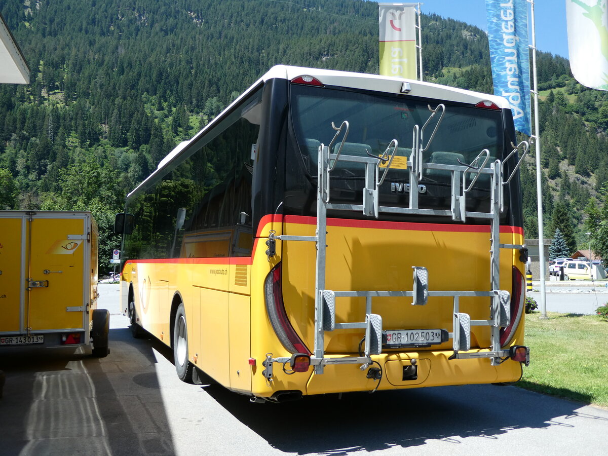 (237'779) - PostAuto Graubnden - GR 102'503 - Iveco am 2. Juli 2022 in Andeer, Garage Gaudenz
