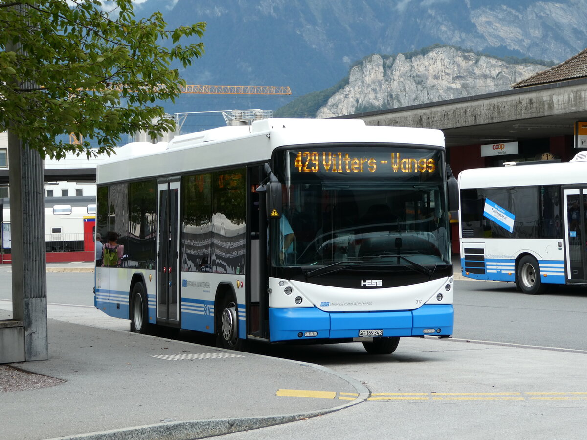 (239'298) - BSW Sargans - Nr. 317/SG 169'343 - Scania/Hess am 20. August 2022 beim Bahnhof Sargans