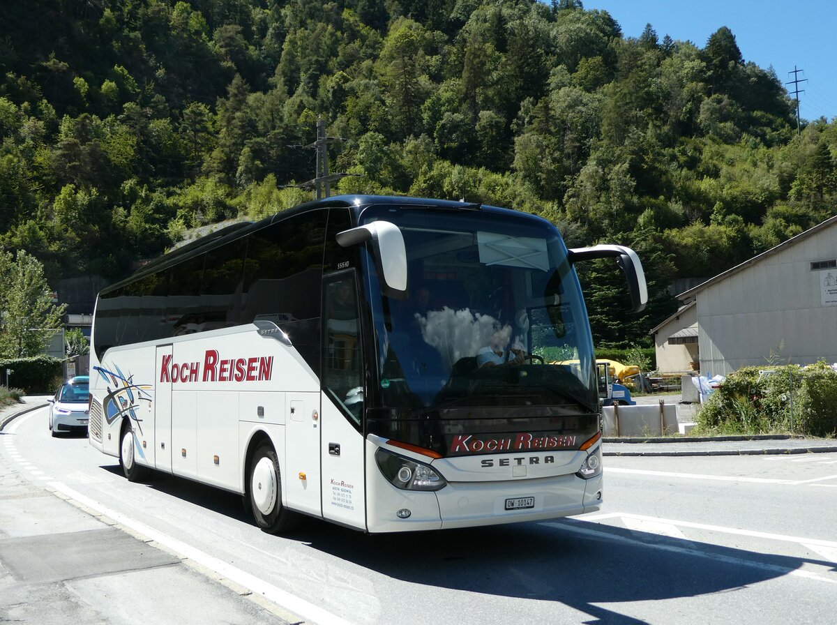 (239'395) - Koch, Giswil - OW 10'147 - Setra am 21. August 2022 beim Bahnhof Gampel-Steg