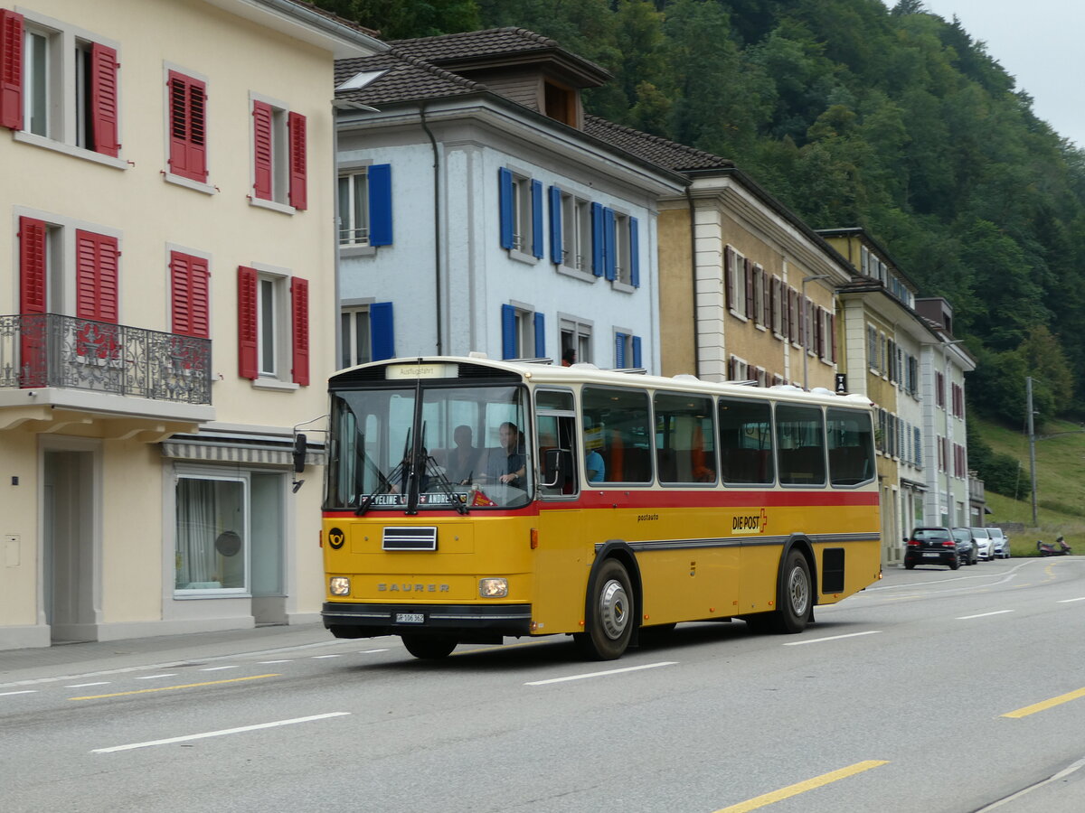 (239'757) - Ackermann, Landquart - GR 106'362 - Saurer/R&J (ex Fssler, Unteriberg; ex Schrch, Gutenburg Nr. 6; ex P 24'358) am 28. August 2022 in Wolhusen, Markt