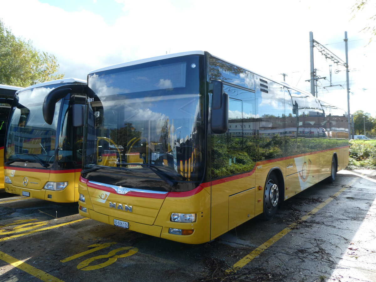 (240'567) - CarPostal Ouest - VD 606'116 - MAN (ex JU 51'279; ex Nr. 13) am 2. Oktober 2022 in Yverdon, Garage