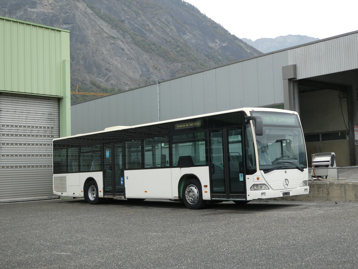 (240'713) - Buchard, Leytron - Nr. 67 - Mercedes (ex MBC Morges Nr. 70) am 8. Oktober 2022 in Leytron, Garage