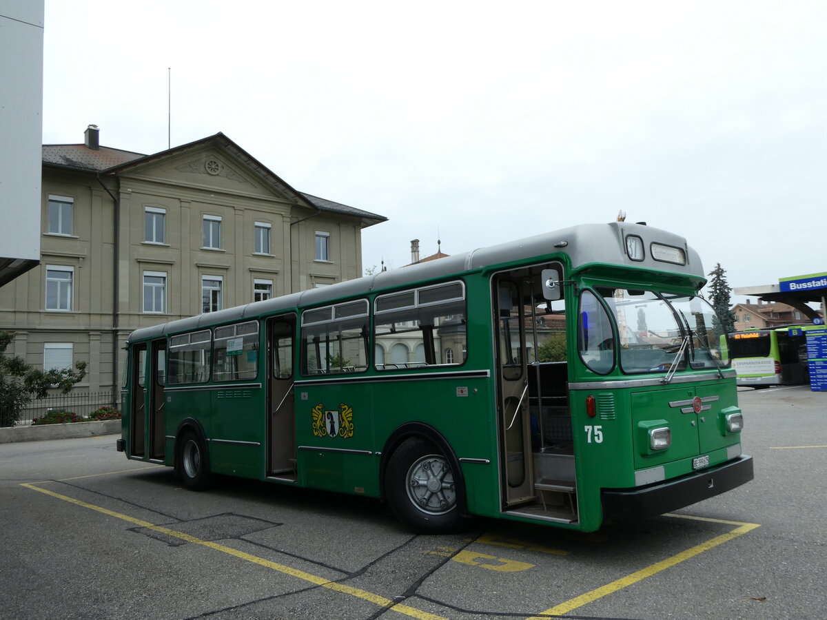 (240'745) - BVB Basel (RWB) - Nr. 75/BE 399'675 - FBW/FHS am 9. Oktober 2022 beim Bahnhof Burgdorf