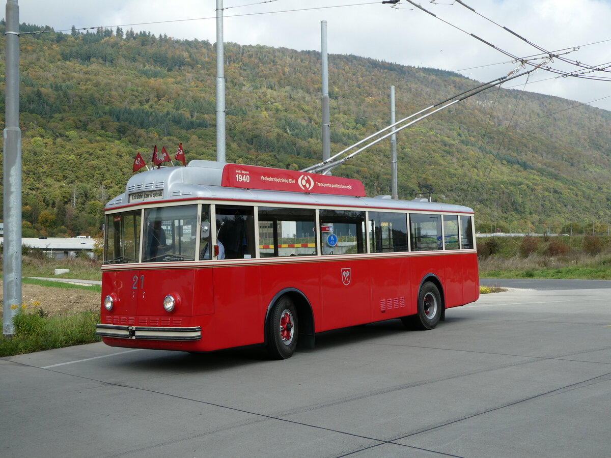 (240'786) - VB Biel - Nr. 21 - Berna/Hess Trolleybus am 9. Oktober 2022 in Biel, Stadien