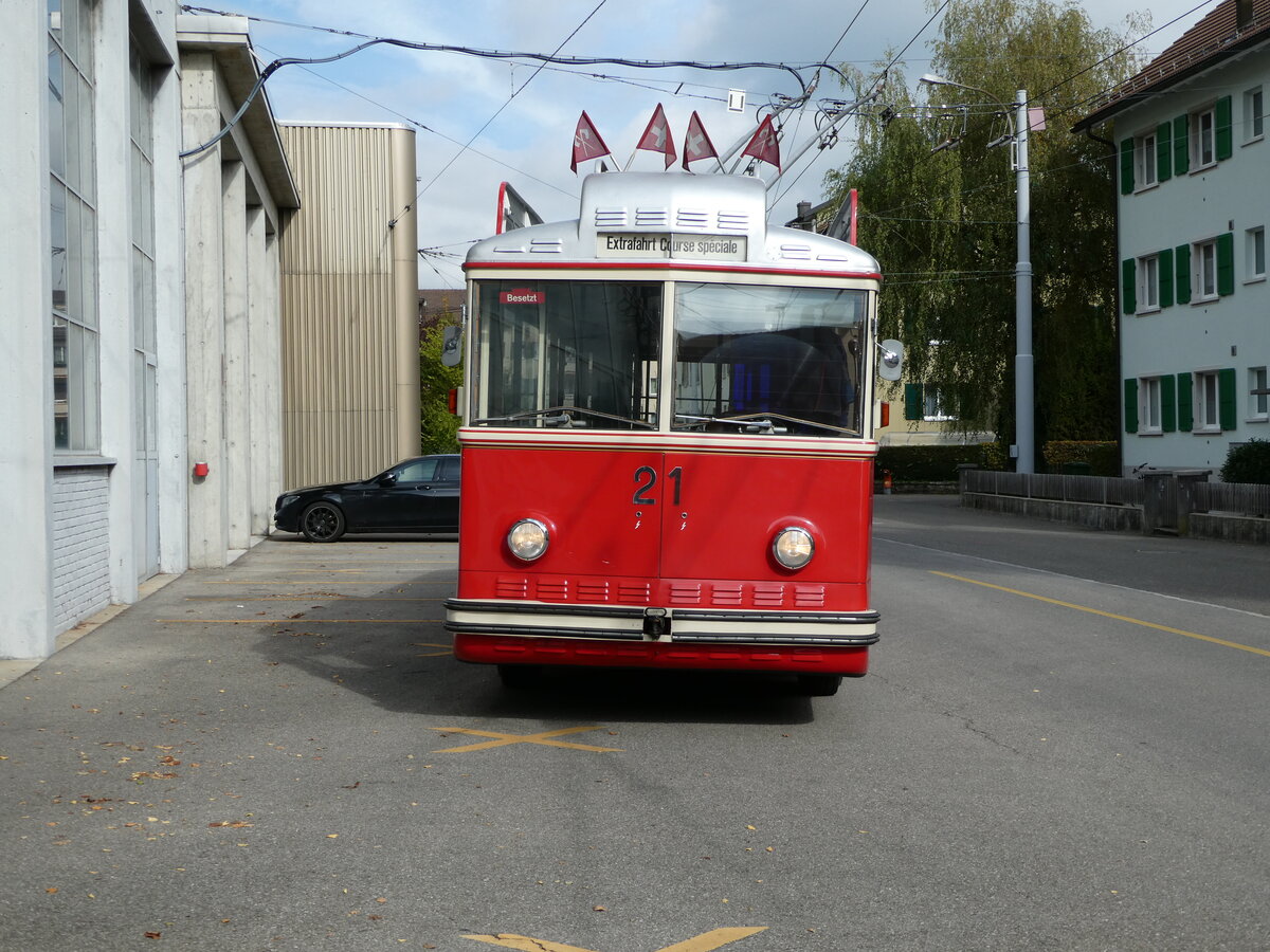 (240'854) - VB Biel - Nr. 21 - Berna/Hess Trolleybus am 9. Oktober 2022 in Biel, Depot