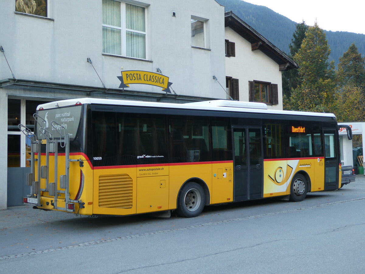 (241'072) - Gaudenz, Andeer - GR 163'711 - Iveco (ex Mark, Andeer) am 12. Oktober 2022 in Andeer, Garage