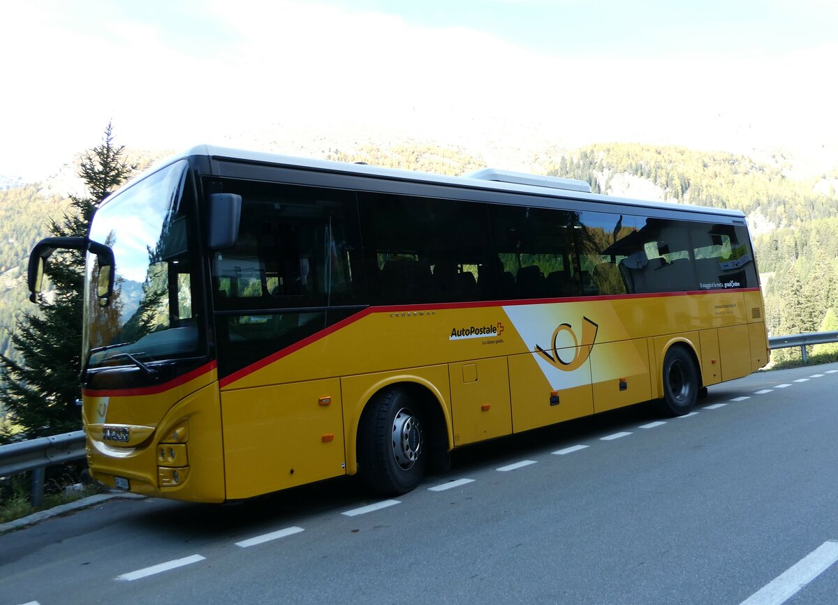 (241'186) - Balzarolo, Poschiavo - GR 32'465 - Iveco am 13. Oktober 2022 in Sfaz, Fermata