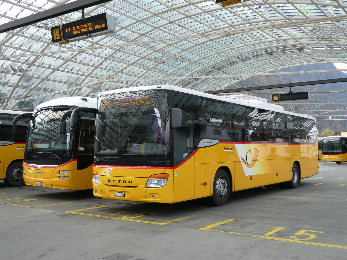 (241'285) - PostAuto Graubnden - GR 179'703 - Setra am 14. Oktober 2022 in Chur, Postautostation