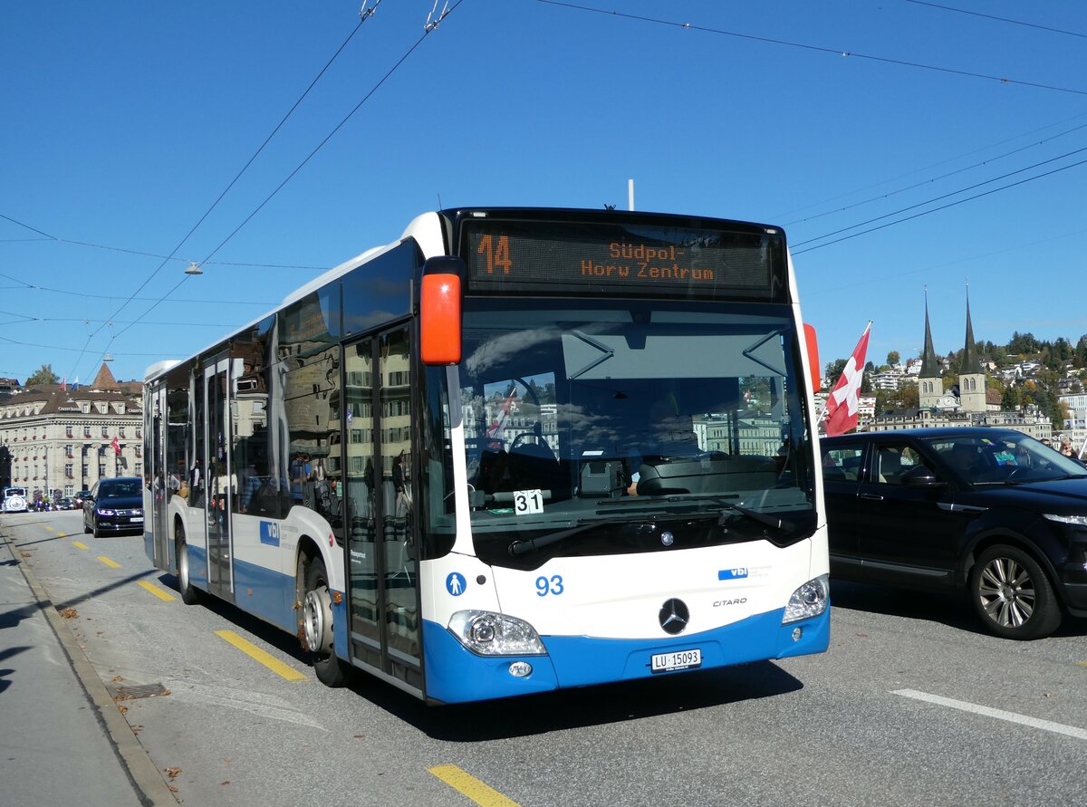 (241'750) - VBL Luzern - Nr. 93/LU 15'093 - Mercedes am 22. Oktober 2022 in Luzern, Bahnhofbrcke