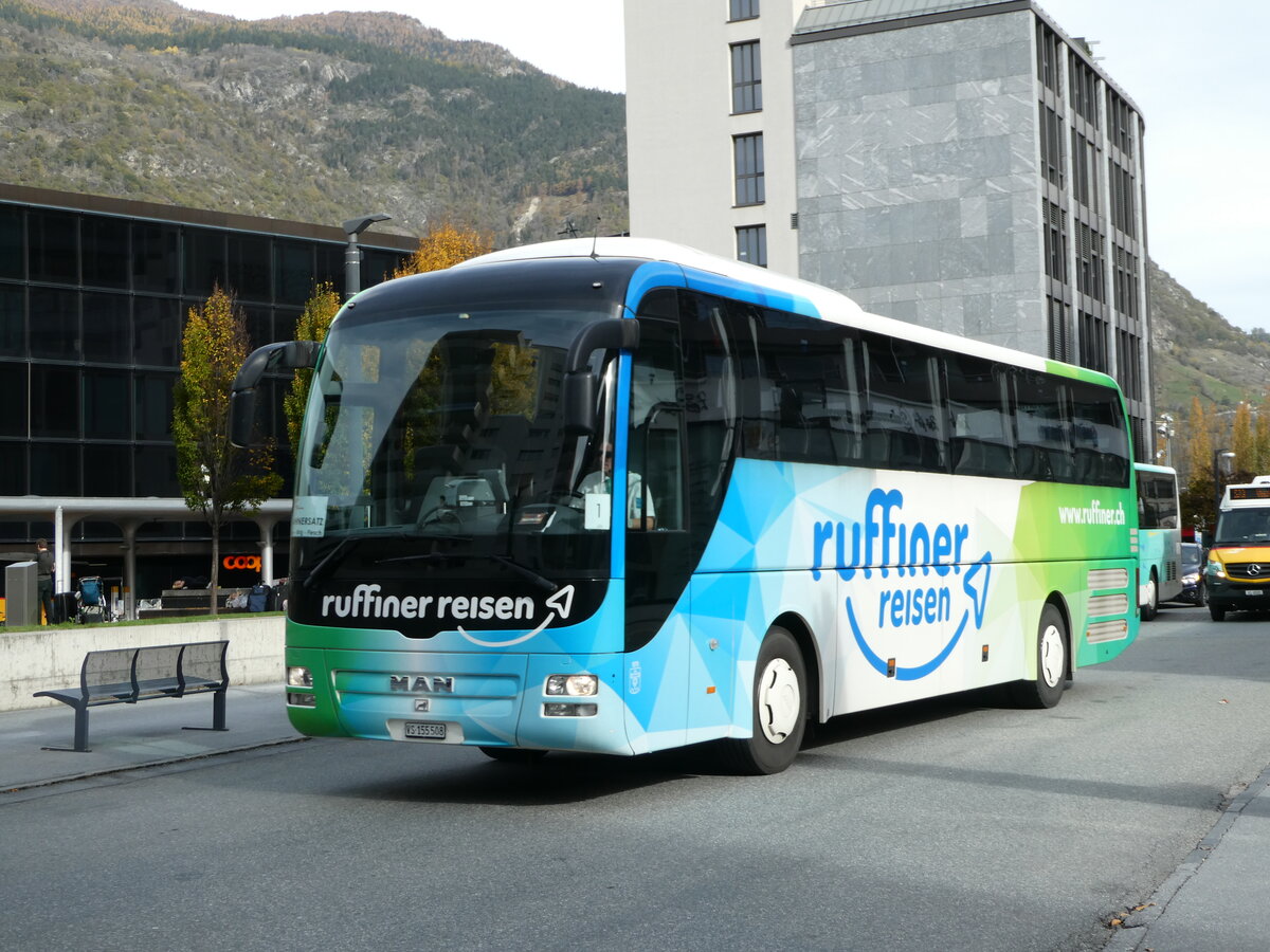 (241'989) - Ruffiner, Turtmann - VS 155'508 - MAN am 30. Oktober 2022 beim Bahnhof Visp