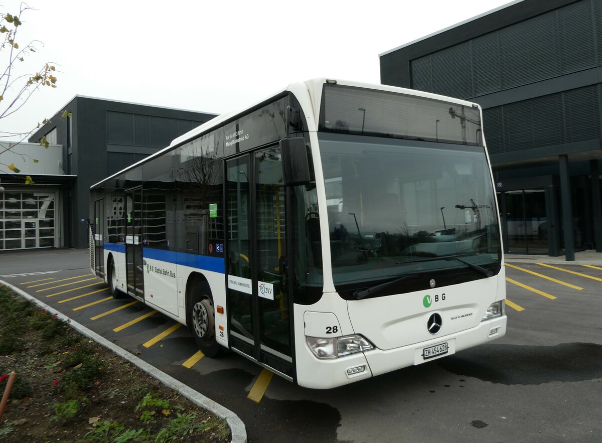 (242'197) - Maag, Kloten - Nr. 28/ZH 454'628 - Mercedes am 6. November 2022 in Winterthur, EvoBus